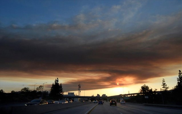 ΗΠΑ: Πυρκαγιές κατακαίουν εκτάσεις στα περίχωρα του Λος Άντζελες – ΒΙΝΤΕΟ