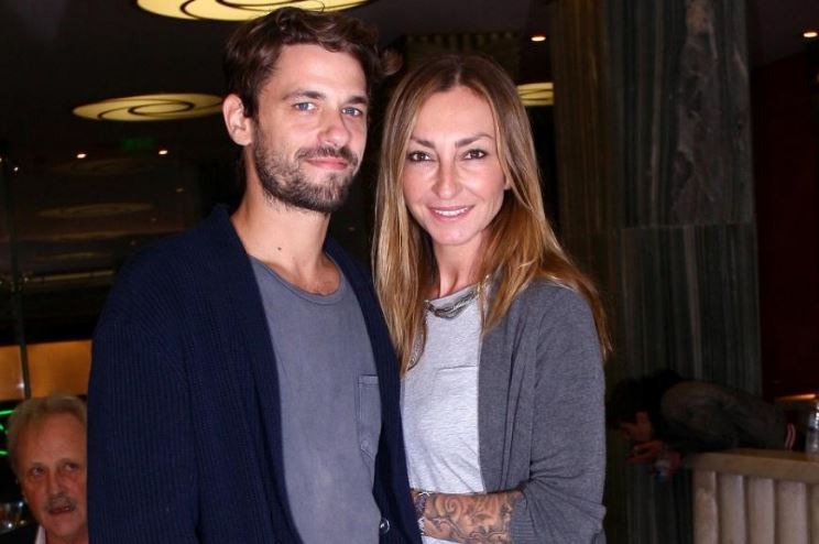 Το τραγούδι που αφιέρωσε η Ρέβη στον Τότσικα για τη γιορτή του – ΒΙΝΤΕΟ