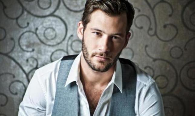 Ο Αντίνοος γίνεται Άγγελος για την «Αστροφεγγιά»