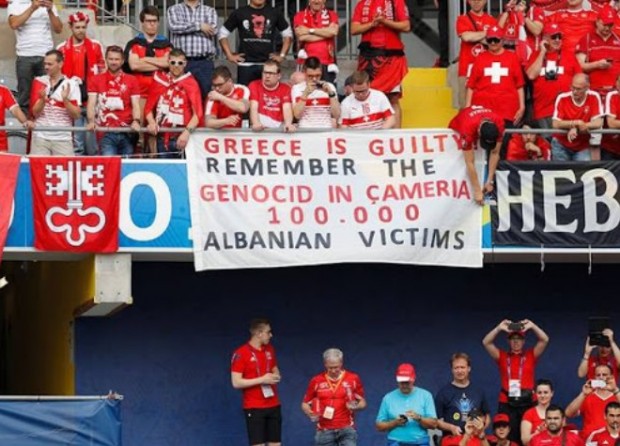 Διαβήματα του Έλληνα πρέσβη στα Τίρανα για το προκλητικό πανό των Αλβανών
