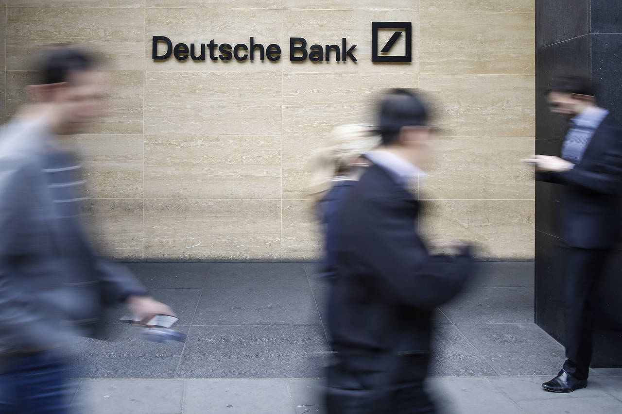 WSJ: “Καμπανάκι” του ΔΝΤ για την Deutsche Bank