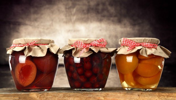 Πώς να ανοίξετε ένα “πεισματάρικο” βάζο με μαρμελάδα