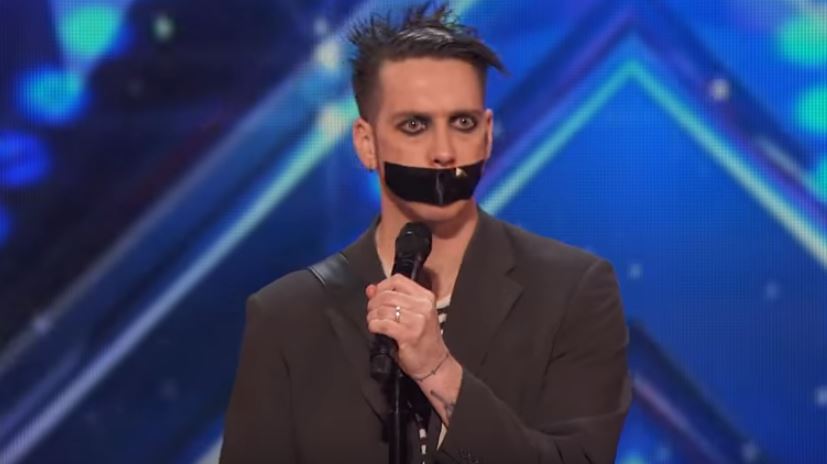 Ο νεαρός με την μονωτική ταινία στο στόμα που εντυπωσίασε τους κριτές – ΒΙΝΤΕΟ