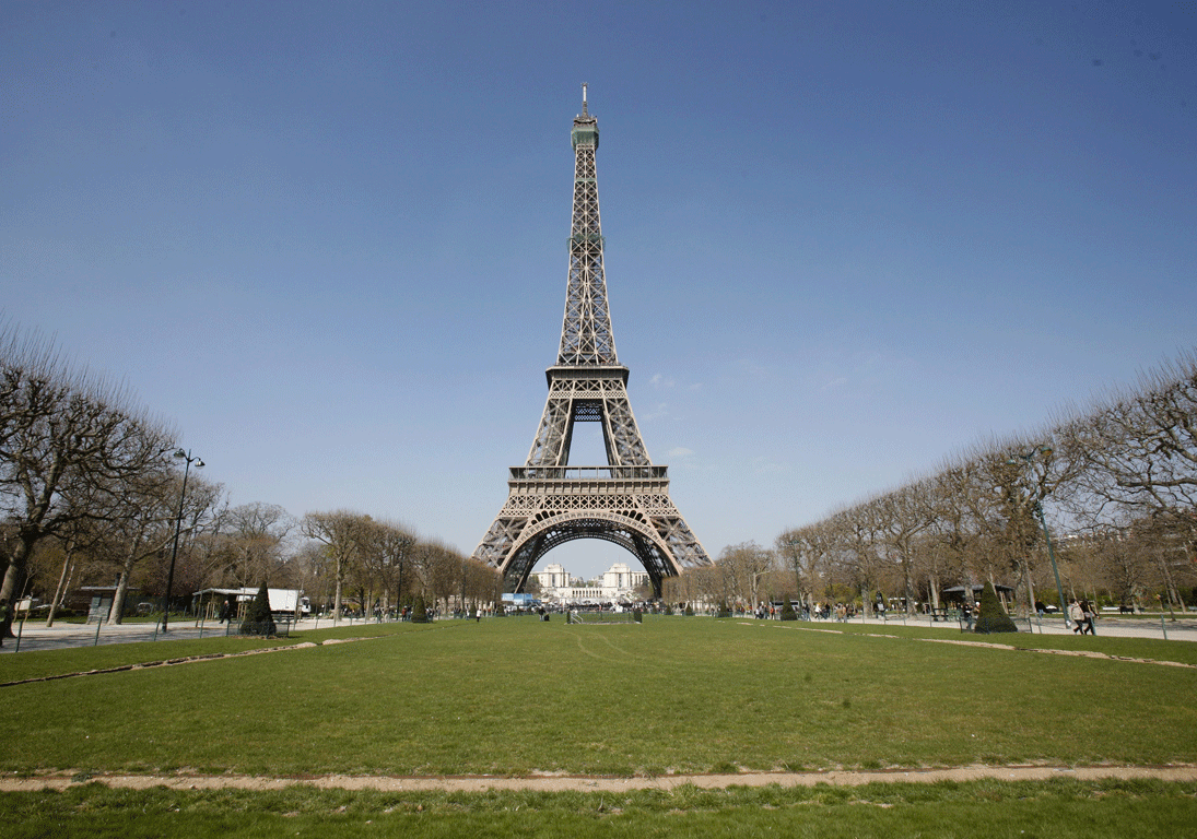 Στα αμερικανικά χρώματα απόψε ο Πύργος του Άιφελ