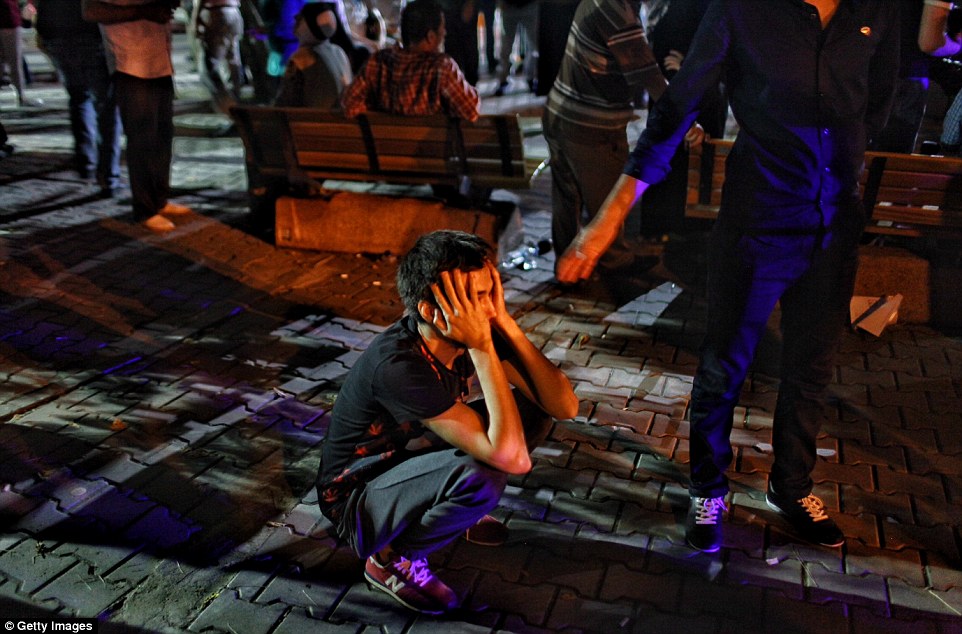 Συγκλονίζουν οι ΦΩΤΟ μετά την επίθεση στην Τουρκία – Σοκαρισμένοι οι επιζώντες