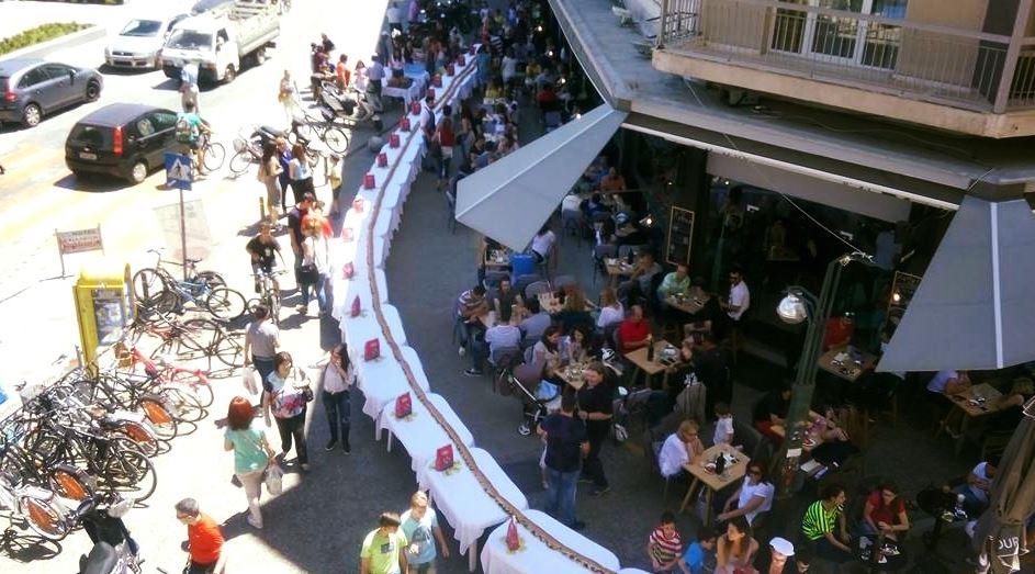 Έφτιαξαν μπαγκέτα 40 μέτρων στα Τρίκαλα – ΦΩΤΟ – ΒΙΝΤΕΟ