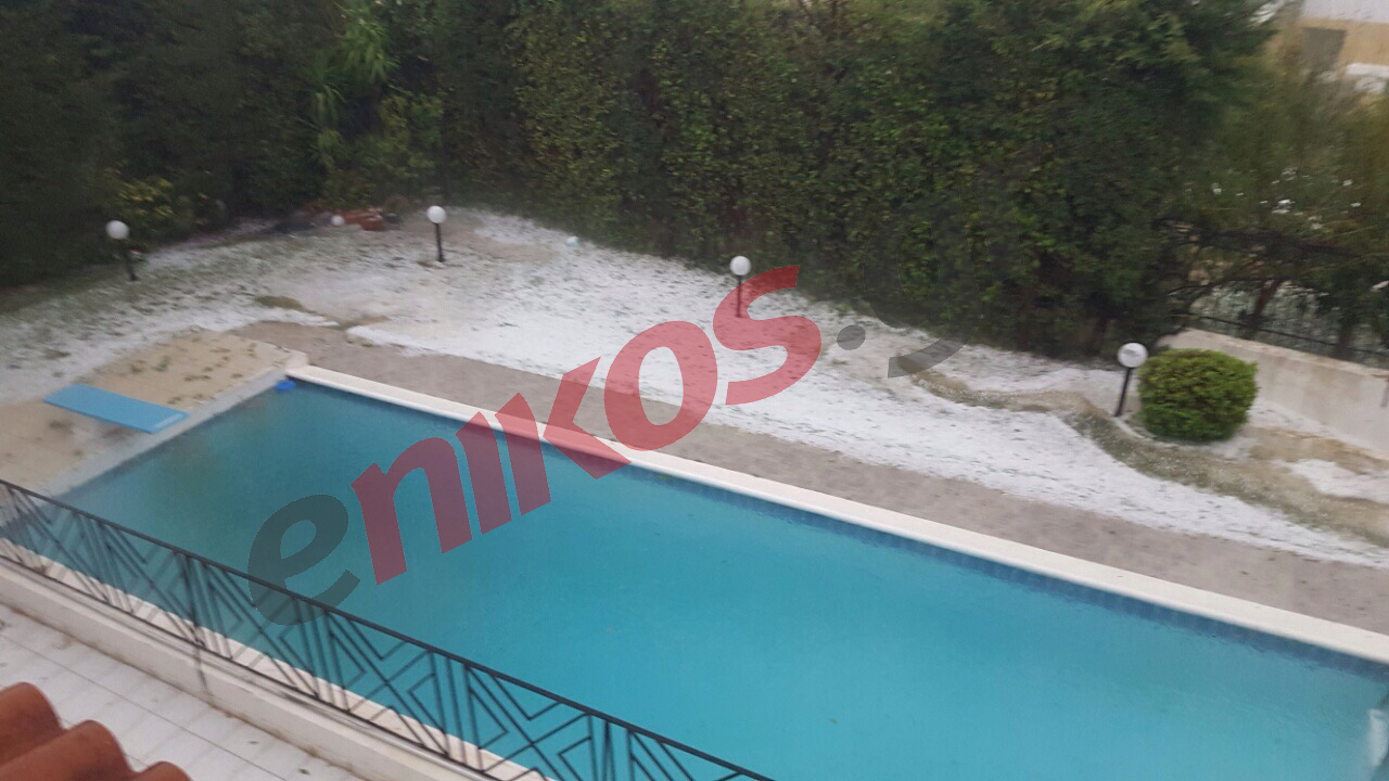 Έστρωσε… χαλάζι στην Πεντέλη – ΦΩΤΟ