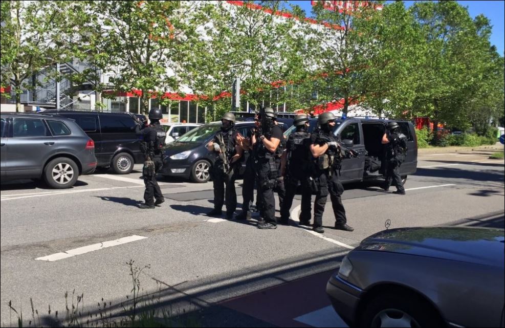 Bild: Με αναπνευστικά προβλήματα λόγω δακρυγόνων 25 άτομα στον κινηματογράφο