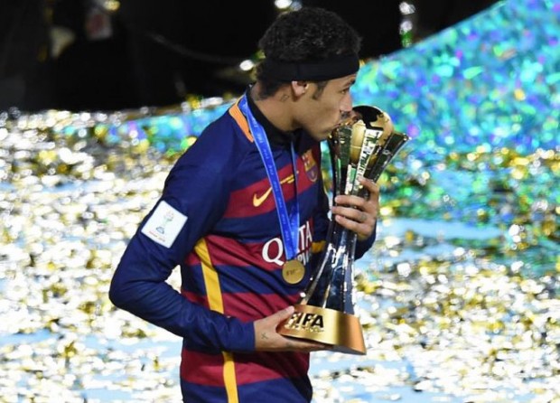 Στην εξέδρα, αλλά δίπλα στη Βραζιλία ο Νεϊμάρ – ΦΩΤΟ