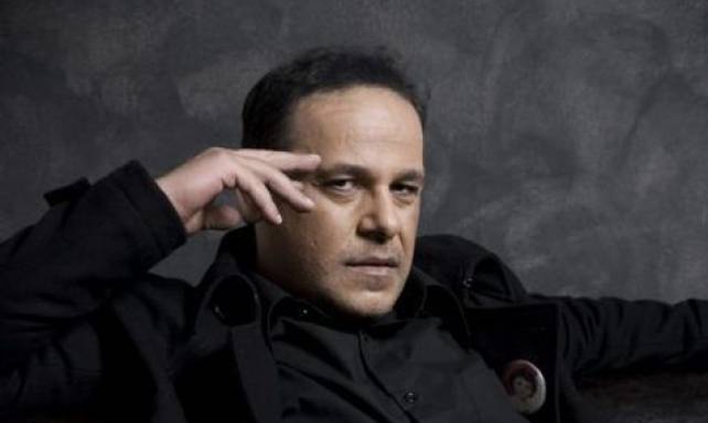 Ο Ρήγας κλείνει άσους για τη διανομή του «Μπαμπά» του!