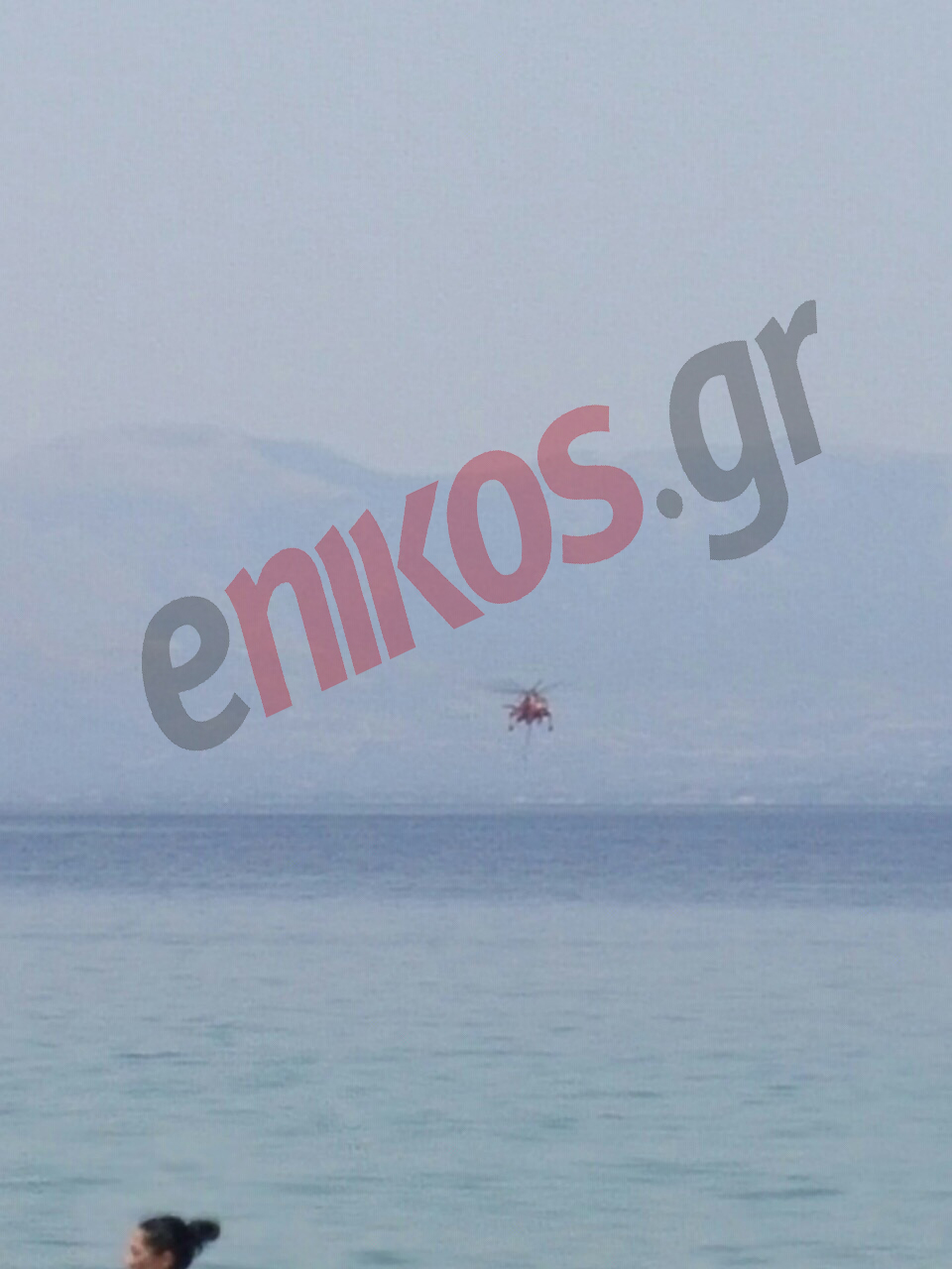 Σε εξέλιξη η πυρκαγιά στον Βαρνάβα – ΦΩΤΟ