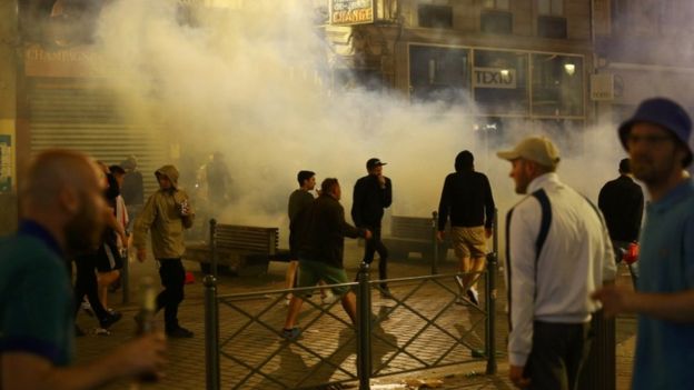 Euro 2016: Η αστυνομία συνέλαβε 36 άτομα στα επεισόδια της Λιλ – ΒΙΝΤΕΟ