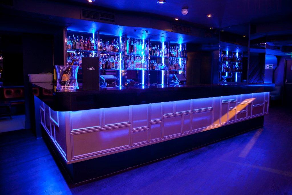 Ο πρίγκιπας Γουίλιαμ έπινε νοθευμένα ποτά στο πιο διάσημο κλαμπ του Λονδίνου – ΒΙΝΤΕΟ