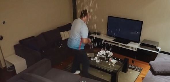 Τι έγινε με την σύζυγο του Τούρκου φιλάθλου μετά τη φάρσα; – ΒΙΝΤΕΟ