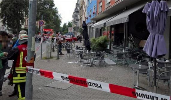 ΦΩΤΟ από την έκρηξη στην Φρανκφούρτη