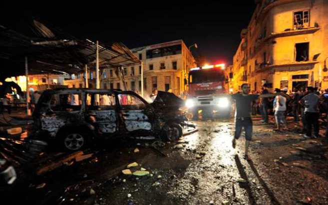 Έκρηξη παγιδευμένου αυτοκινήτου στη Βεγγάζη – 4 νεκροί