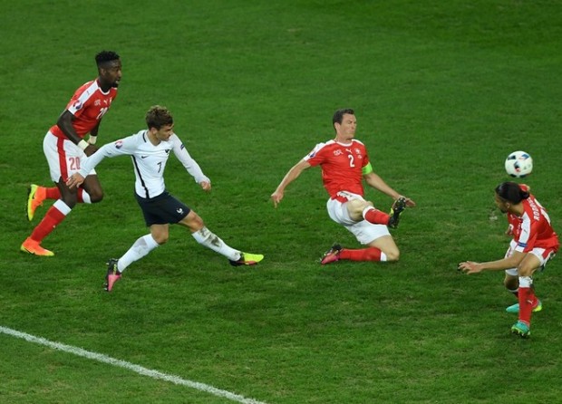 Σκίστηκε η μπάλα στο Ελβετία – Γαλλία – Δείτε το ΒΙΝΤΕΟ