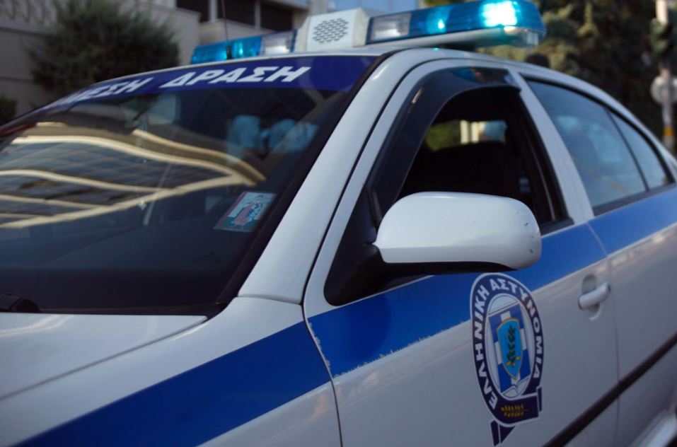 Σοκ στον Βόλο – Ηλικιωμένη ζούσε επί δέκα μέρες με τον νεκρό γιο της