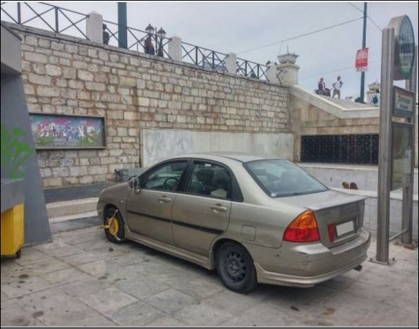 Πρόστιμο… 40 ευρώ πλήρωσε ο οδηγός που στάθμευσε το ΙΧ του στην πλατεία Συντάγματος
