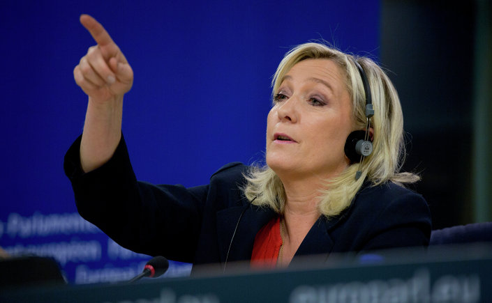 Δημοψήφισμα ανάλογο με αυτό της Βρετανίας προτείνει για όλα τα κράτη-μέλη της ΕΕ η Λεπέν