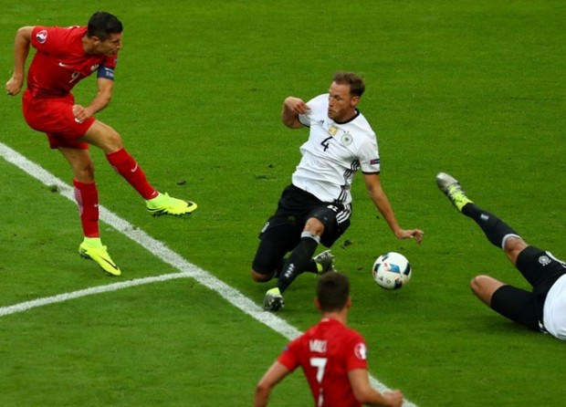 Βολεύτηκαν με το 0-0 οι Γερμανοί με τους Πολωνούς – ΒΙΝΤΕΟ