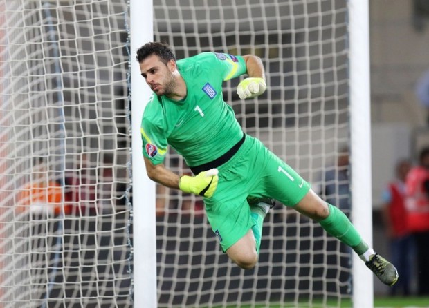 Νοκ άουτ ο Καρνέζης – Κάλεσε τον Μπάρκα ο Σκίμπε