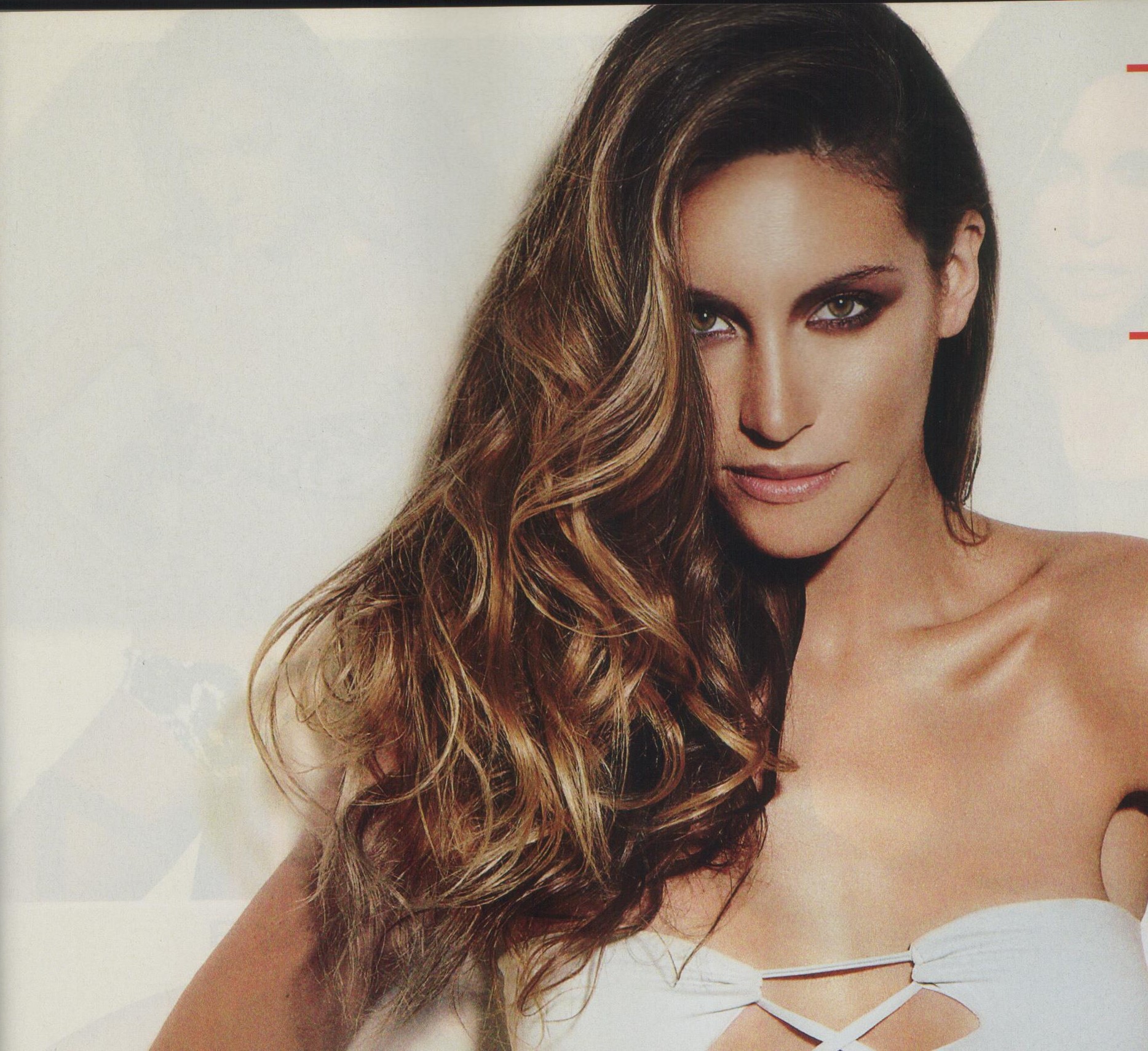 H Οικονομάκου ποζάρει με μπικίνι στο ηλιοβασίλεμα – ΦΩΤΟ