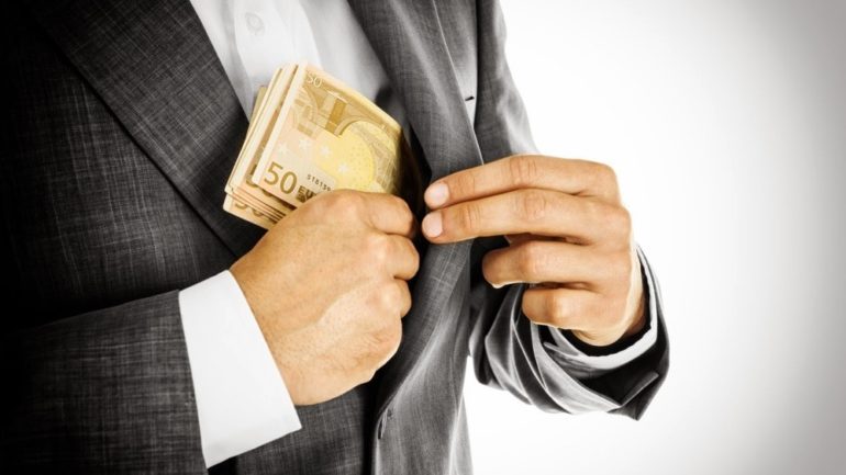 Απάτη “μαμούθ” από Ιρακινό που παρουσιαζόταν ως σύμβουλος επενδύσεων