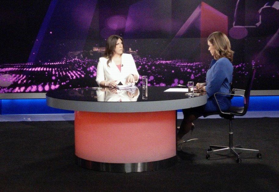 Η selfie της γνωστής δημοσιογράφου με την Κωνσταντοπούλου – ΦΩΤΟ