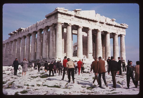 Ένα νοσταλγικό ταξίδι στην Αθήνα του 1965 – ΦΩΤΟ