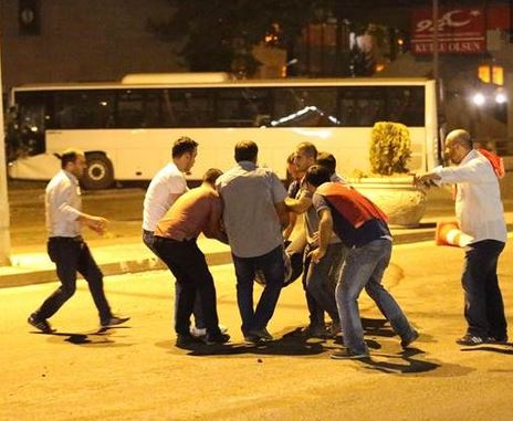 Στους 265 οι νεκροί στην Τουρκία – Διατάχθηκε η κράτηση 2.745 δικαστών και εισαγγελέων