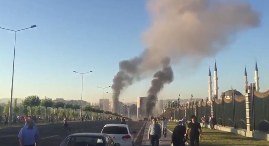 Συγκλονιστικό ΒΙΝΤΕΟ από την επίθεση στο προεδρικό μέγαρο στην Άγκυρα