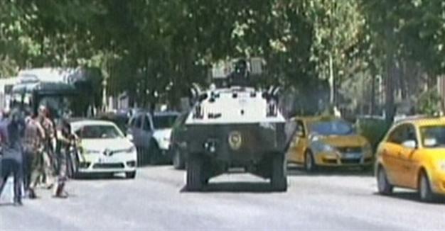 Νεκρός ο άνδρας που πυροβολούσε έξω από τα δικαστήρια στην Άγκυρα