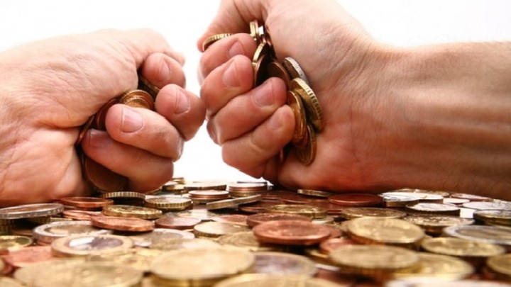 Ταμεία: Πάνω από 60.000 e-κατασχετήρια αλλά οι λογαριασμοί έχουν από 0,02 έως 100 ευρώ