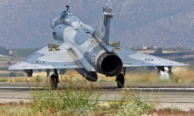 Εργασίες ανάσυρσης του F16 που είχε συντριβεί ανοιχτά της Γαύδου – ΦΩΤΟ