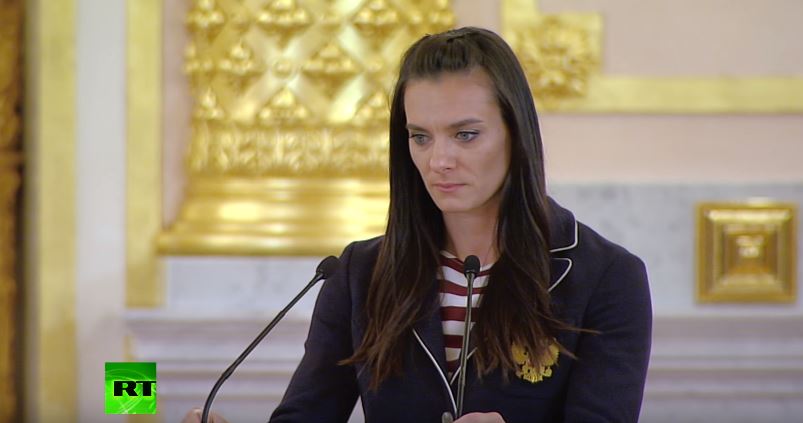 Τα δάκρυα της Ισινμπάγιεβα μπροστά στον Πούτιν – ΒΙΝΤΕΟ