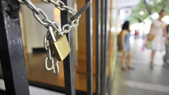 “Έκρηξη” – σοκ 42% στα λουκέτα στην αγορά