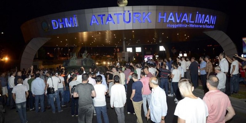 Προσγειώθηκε το αεροσκάφος του Ερντογάν στην Κωνσταντινούπολη