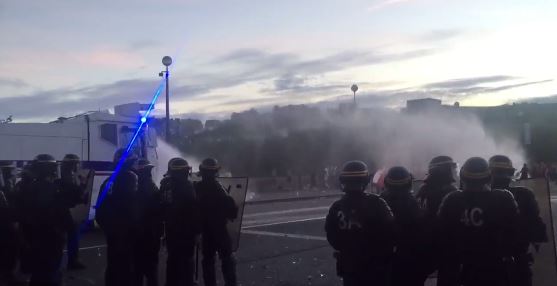 Επεισόδια στη “Fan Zone” πριν από τον τελικό του Euro 2016 – ΒΙΝΤΕΟ