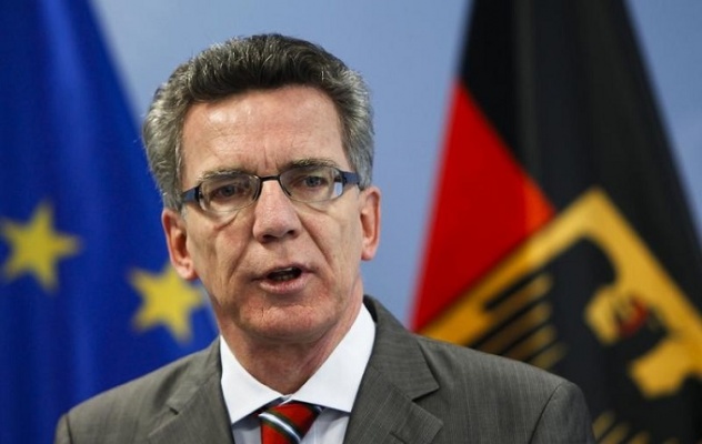 Επιστρέφει εσπευσμένα στη Γερμανία ο υπουργός Εσωτερικών