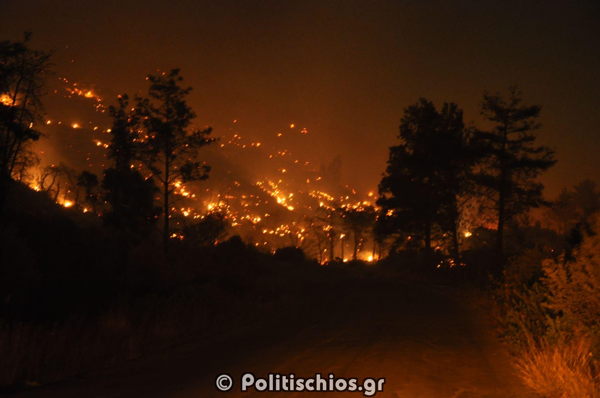Νύχτα αγωνίας για τους κατοίκους της Χίου – ΒΙΝΤΕΟ – ΦΩΤΟ