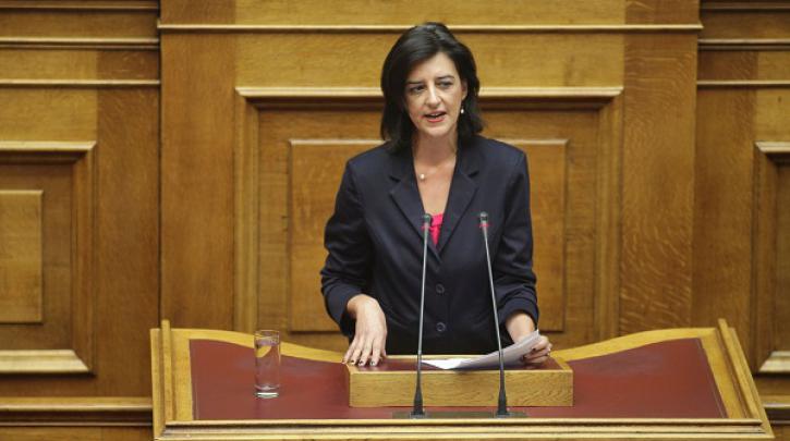 «Έξοδος της χώρας από τα μνημόνια με την κοινωνία όρθια»