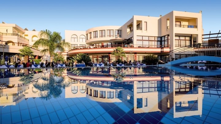 «Φέσι» 1,2 εκατ. ευρώ από δύο ξένους χρεοκοπημένους tour operators προς ελληνικά ξενοδοχεία