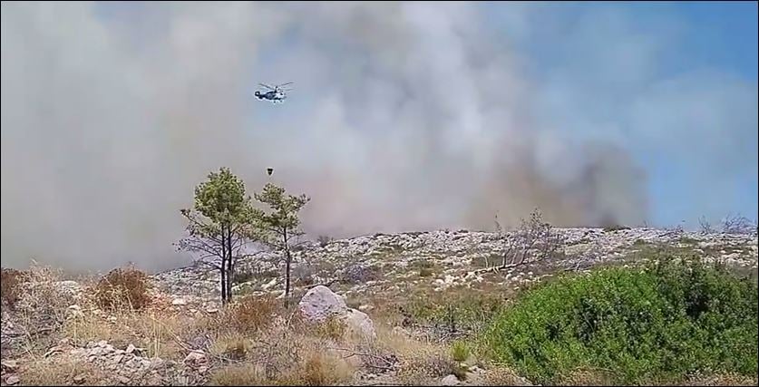 To βίντεο του Μηταράκη από το μέτωπο της φωτιάς στη Χίο
