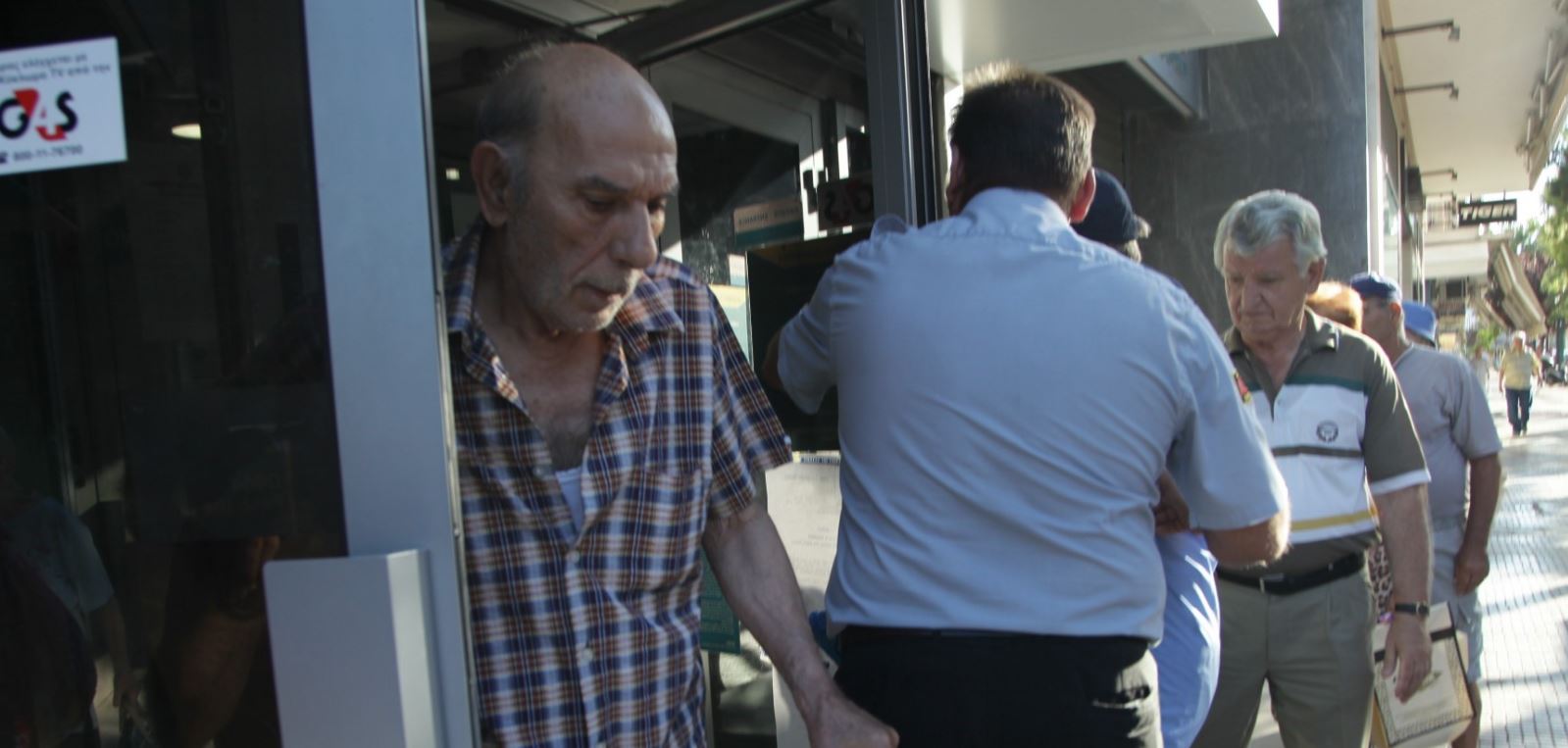 Μειώσεις και στις συντάξεις χηρείας με «κόφτη» έως τα 55