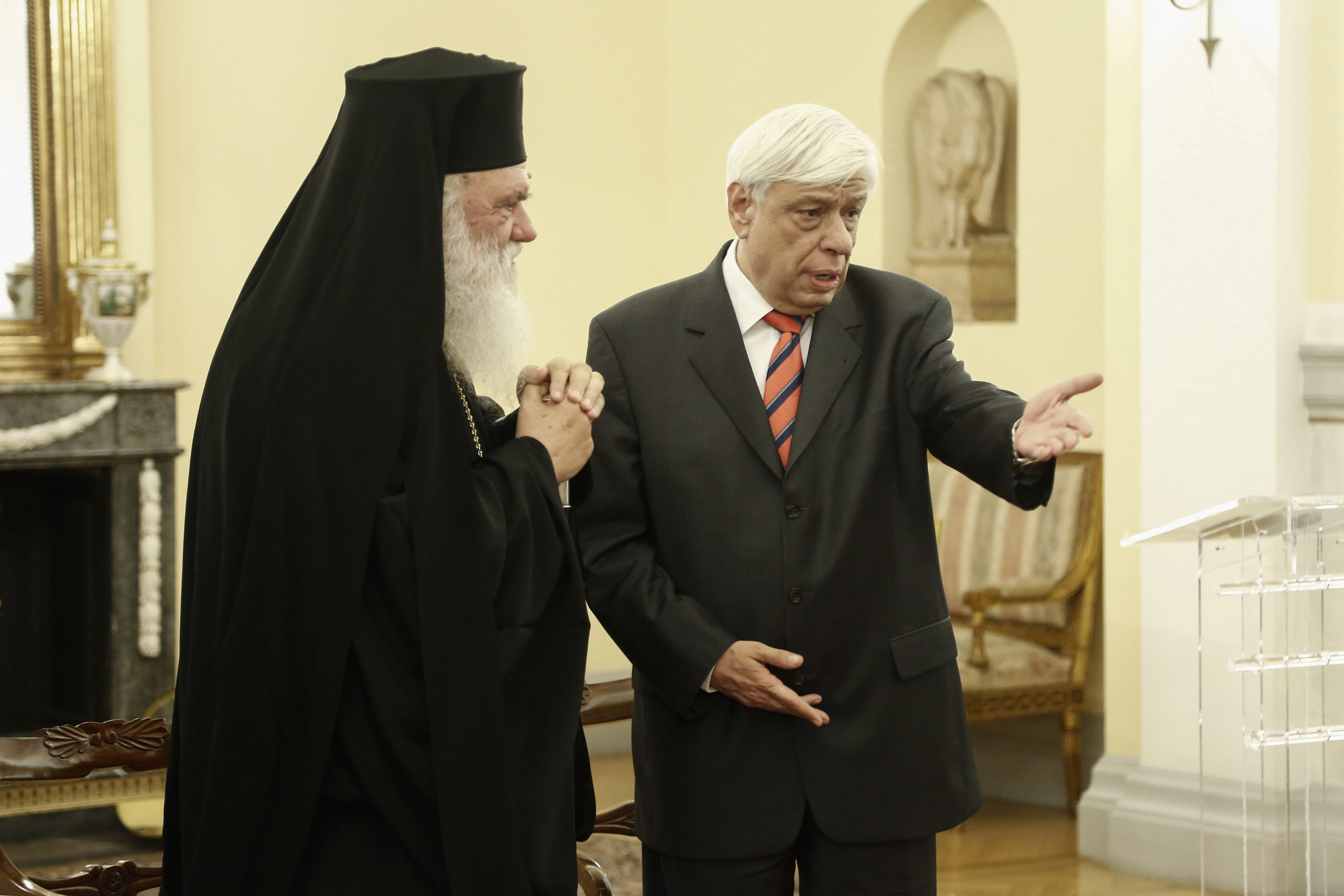 Παυλόπουλος: Σε αυτή τη συμφορά ο γαλλικός λαός δεν είναι μόνος – ΦΩΤΟ