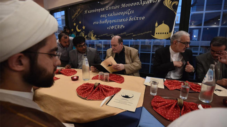Σε δείπνο για το Ραμαζάνι ο Φίλης – Τι είπε ο υπουργός Παιδείας στους παρευρισκόμενους