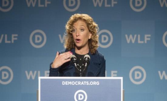 ΗΠΑ: Παραίτηση της προέδρου της Εθνικής Επιτροπής του Δημοκρατικού Κόμματος