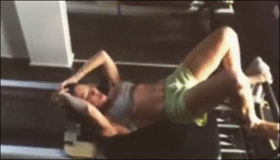 Η Πιερίδη κάνει γυμναστική και oι κοιλιακοί της βάζουν φωτιά στο Ιnstagram – ΒΙΝΤΕΟ