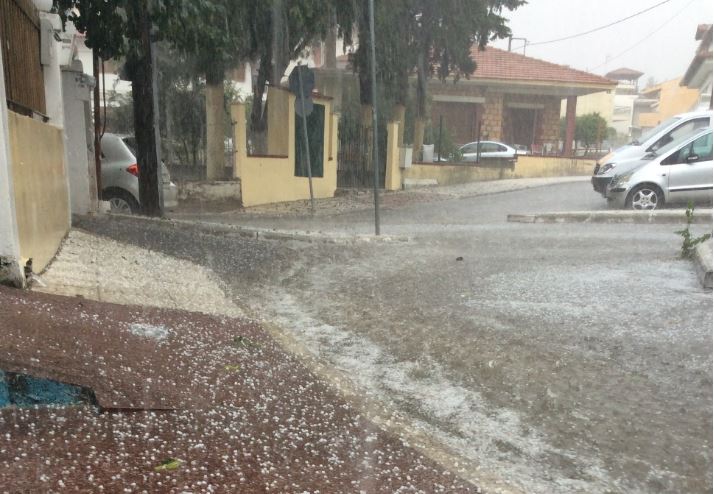 Ισχυρή χαλαζόπτωση στο Ωραιόκαστρο – ΒΙΝΤΕΟ